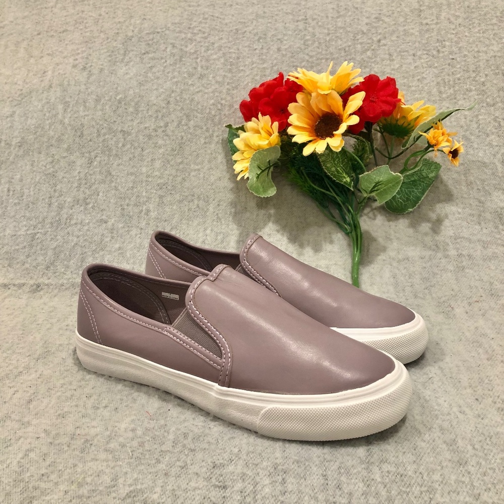 NWOT - Cushion Walk Lavender-Gray Slip-on Sneakers